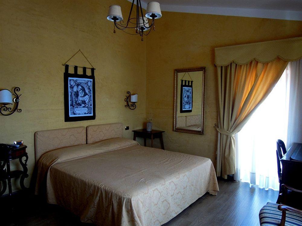 Hotel Sant'Agostino Paola Exteriér fotografie