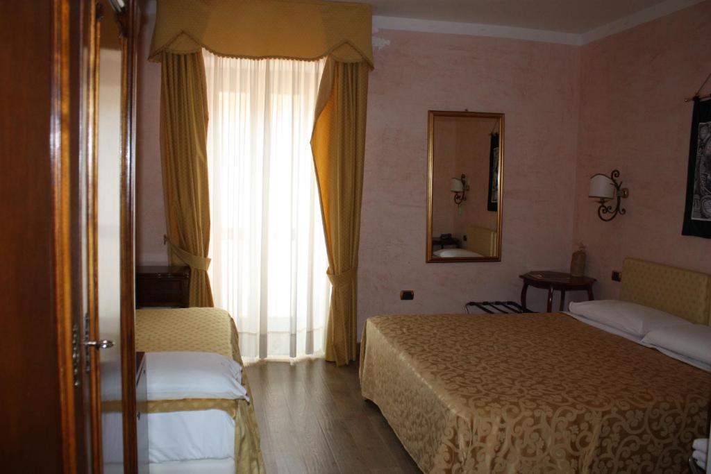 Hotel Sant'Agostino Paola Exteriér fotografie