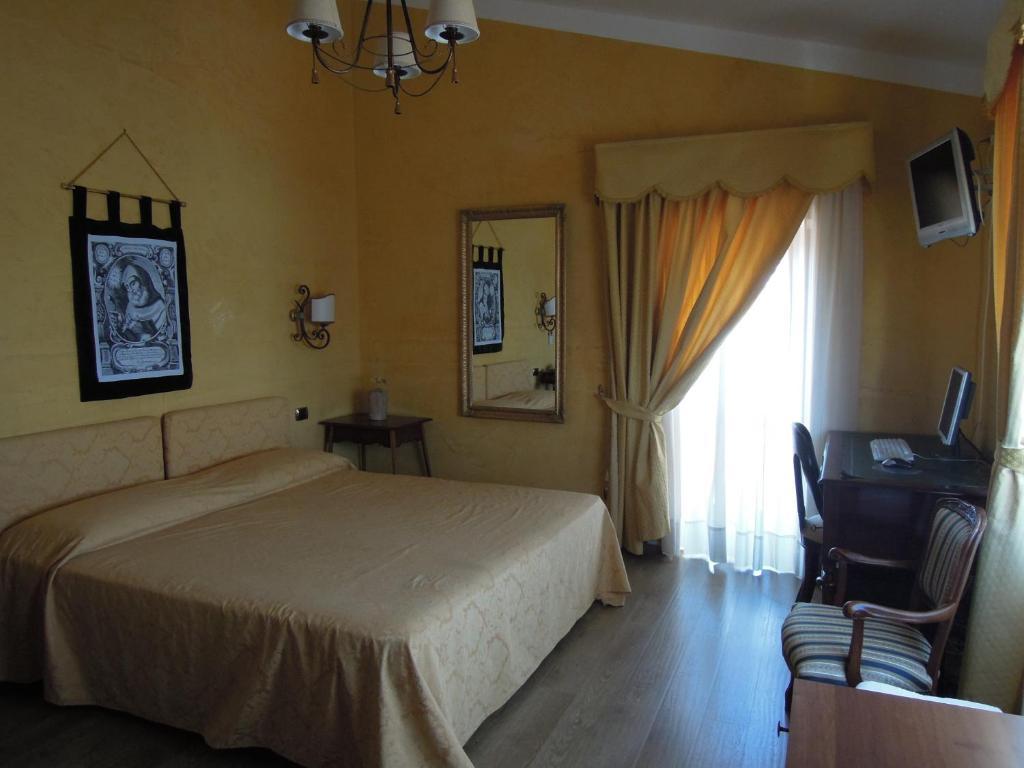 Hotel Sant'Agostino Paola Pokoj fotografie