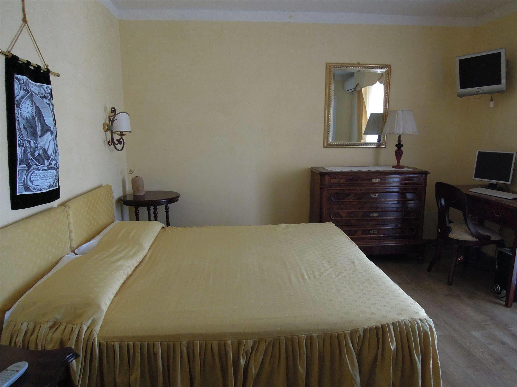 Hotel Sant'Agostino Paola Exteriér fotografie
