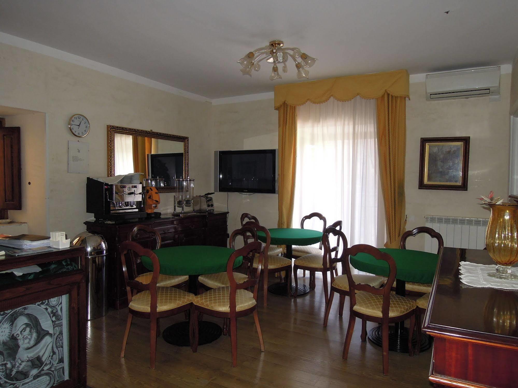 Hotel Sant'Agostino Paola Exteriér fotografie