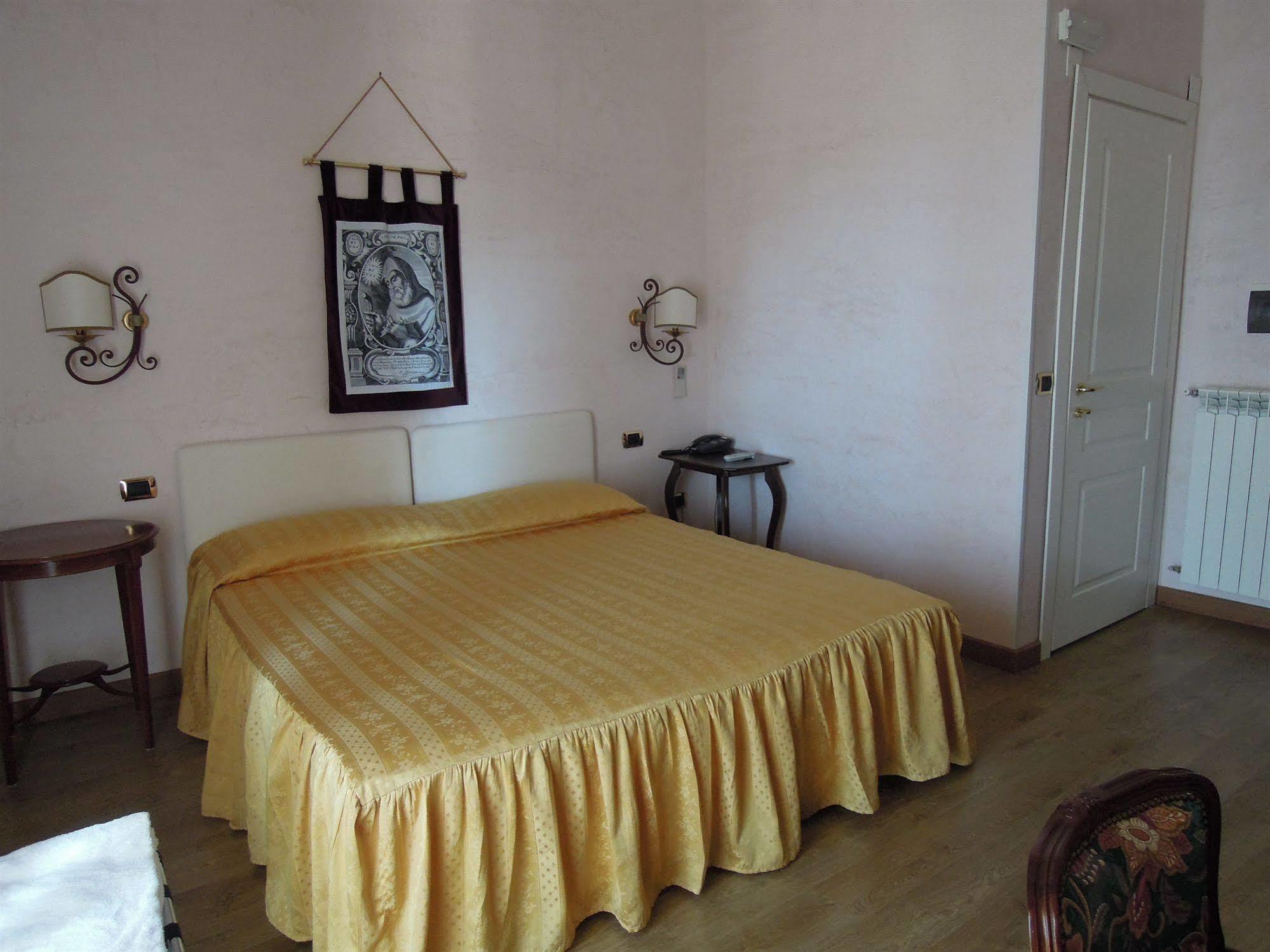 Hotel Sant'Agostino Paola Exteriér fotografie